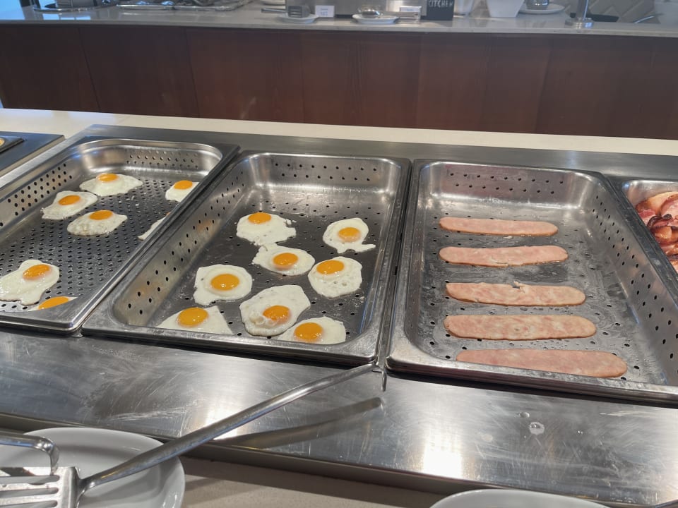 Gastro Crystal Springs Beach Hotel