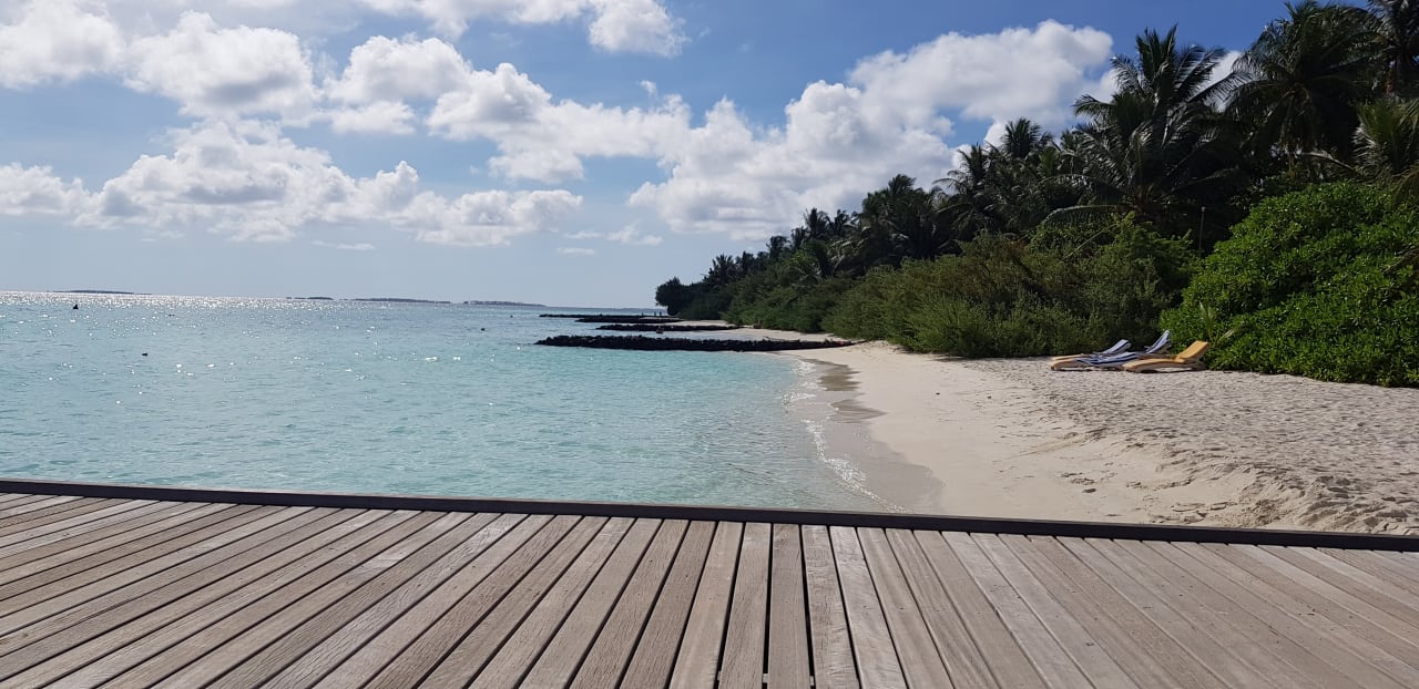 Strand Embudu Village