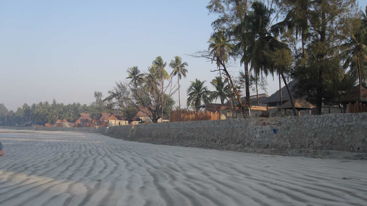 Joggen beim Sonnenaufgang Hotel Amazing Ngapali Resort