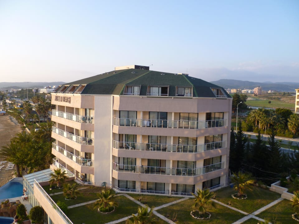 Unser Zimmer 505 B: ganz oben zweites von rechts Aska Hotel Just in Beach