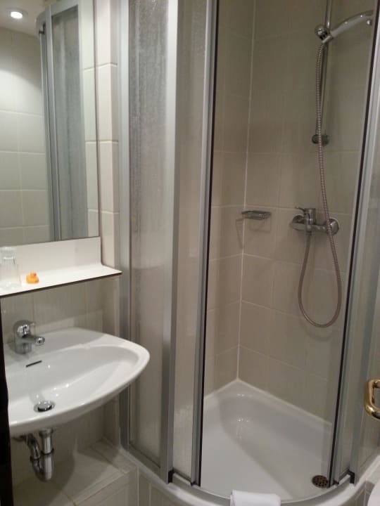 Kleines ordentliches Bad Garner Hotel Bremen North by IHG