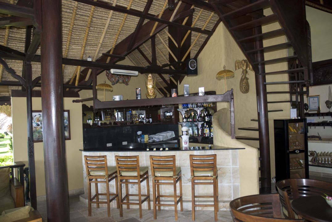 Bar an der Lobby Alam Anda Ocean Front Resort & Spa