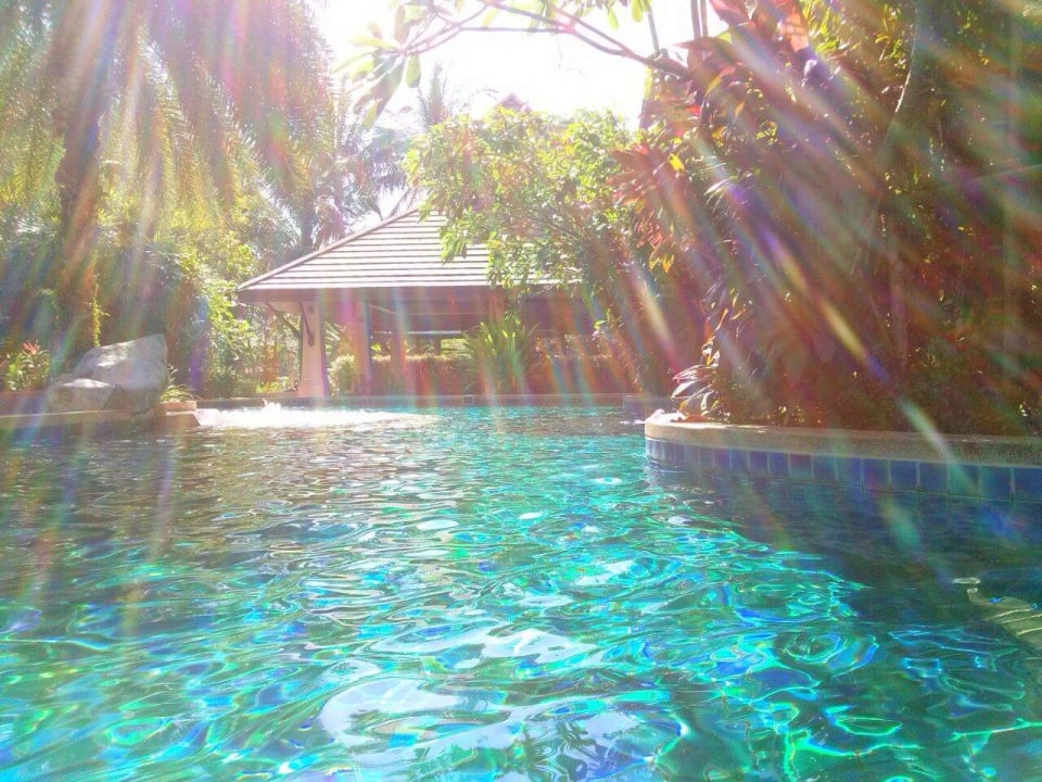 Blick zur Poolbar Kata Palm Resort & Spa