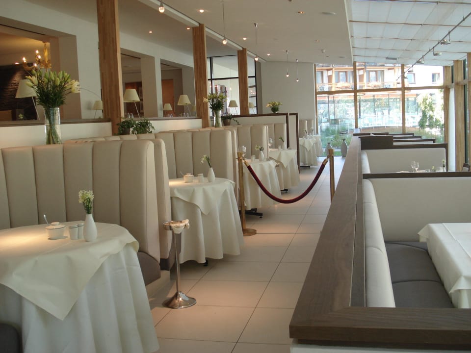 Restaurant im Wintergarten, vornehm und gemütlich aja Fürstenhaus am Achensee