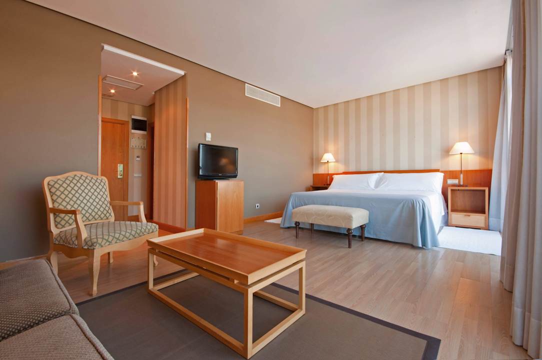 Suite Room TRYP San Sebastián Orly Hotel