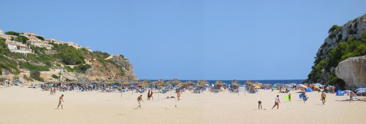 Der Strand von Cala Romantica Flipflop Cala Romantica