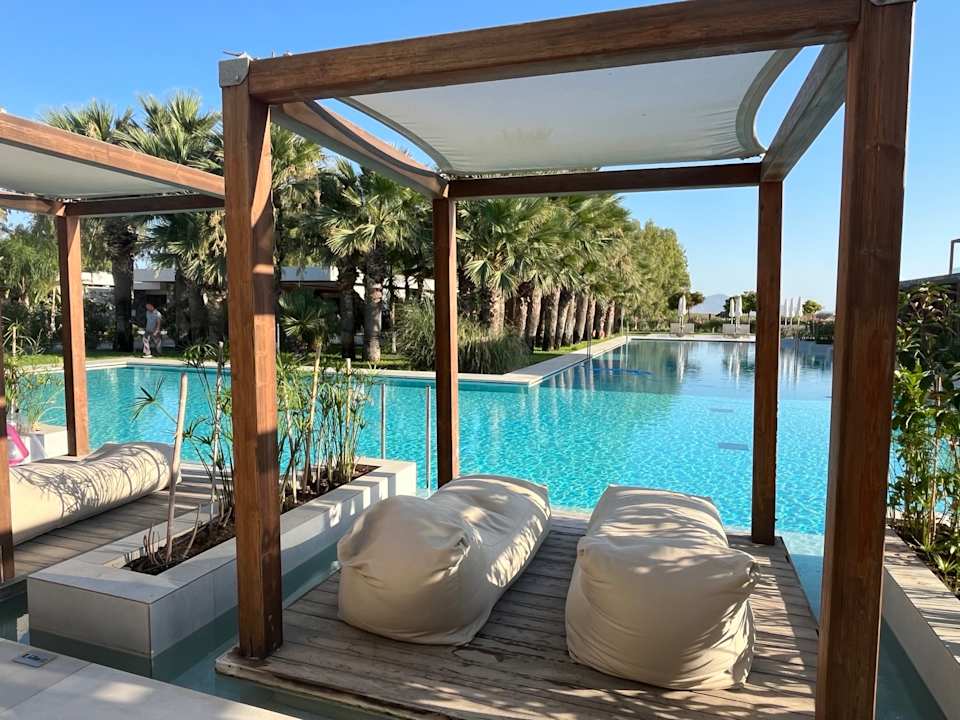 Pool Caravia Beach Hotel