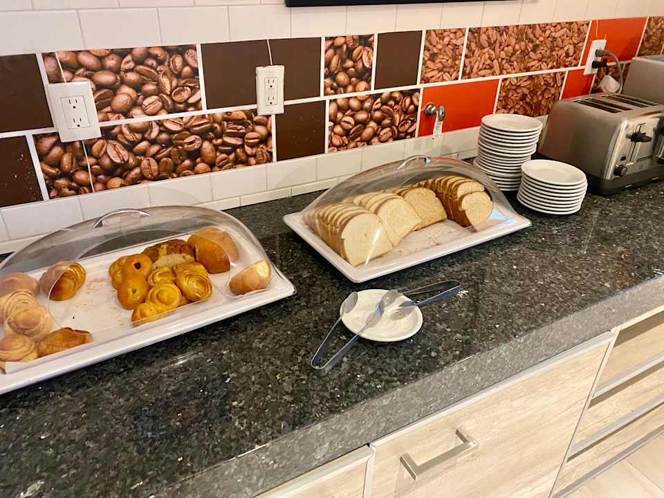 Gastro Hampton Inn by Hilton Cancun Cumbres