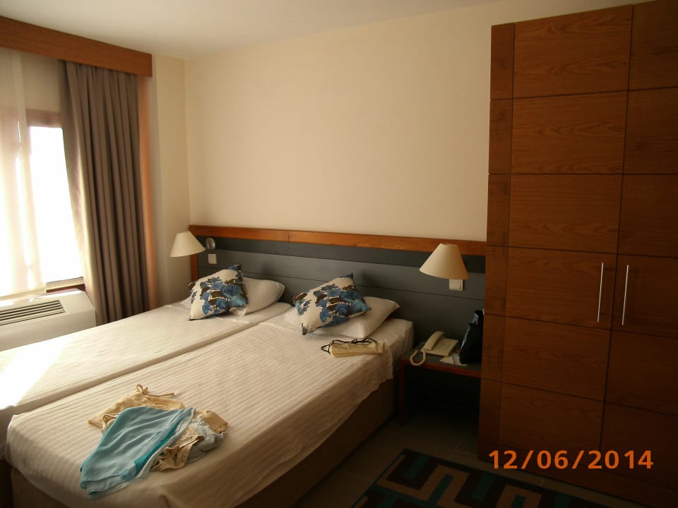 Elternschlafzimmer / Bungalow Hotel Pine Bay Holiday Resort