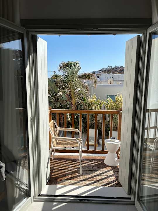 Zimmer Adorno Beach Hotel and Suites