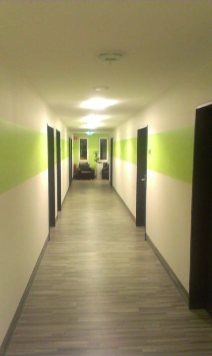 Zimmerflur dritter Stock Friendly Cityhotel Oktopus