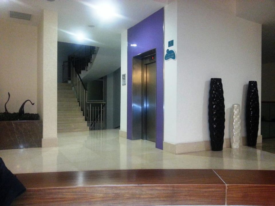 Zu den Aufzüge Sunis Evren Beach Resort Hotel & Spa