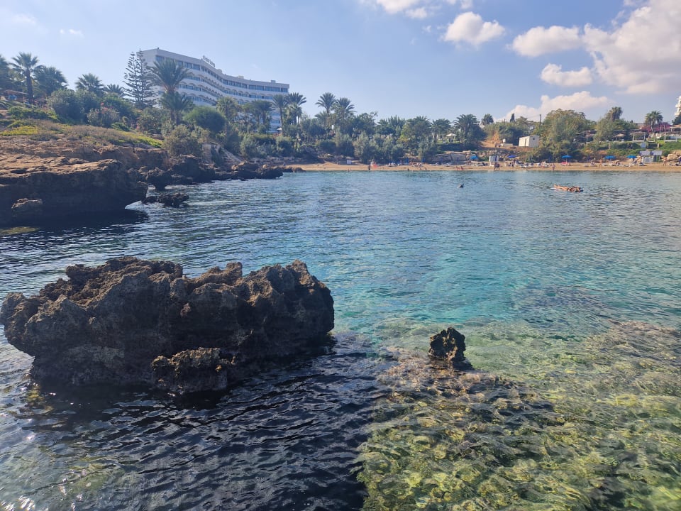 Strand Crystal Springs Beach Hotel