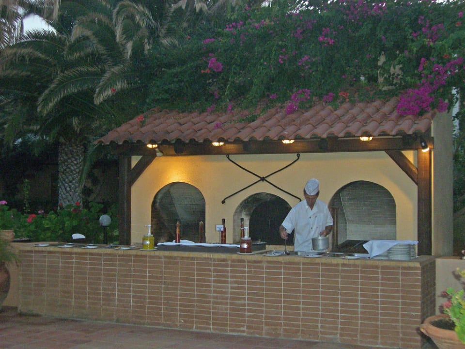 In der Taverne Anissa Beach & Village