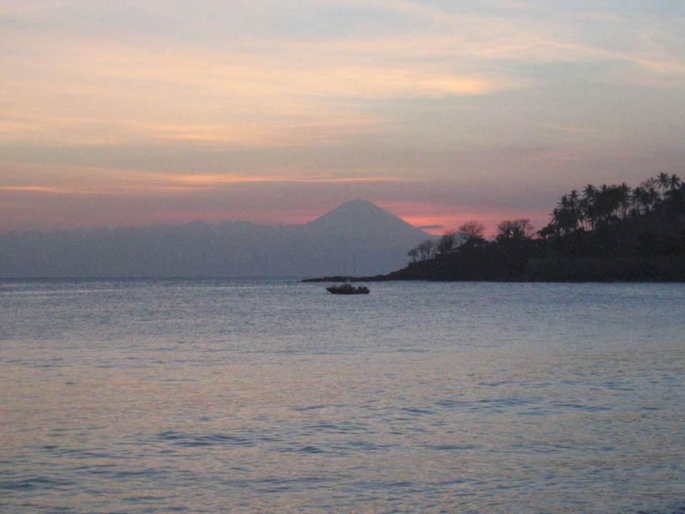 Sonnenuntergang Senggigi mit Mt. Rinjani Kila Senggigi Beach Lombok