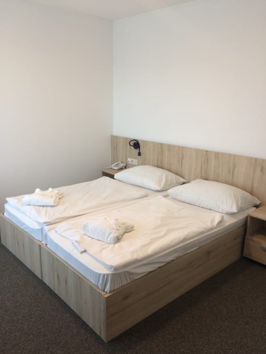 Zimmer Akadémia Hotel