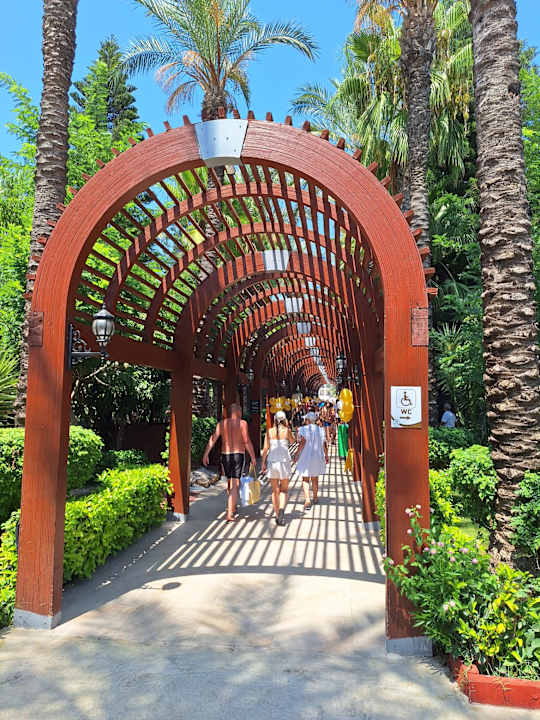 Gartenanlage Hotel Delphin Diva