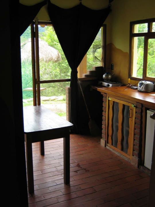 Die landestypische Küche im oberen Gästehaus Hotel Soluna