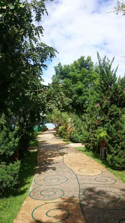 Weg zum Strand  Baan Khaolak Beach Resort
