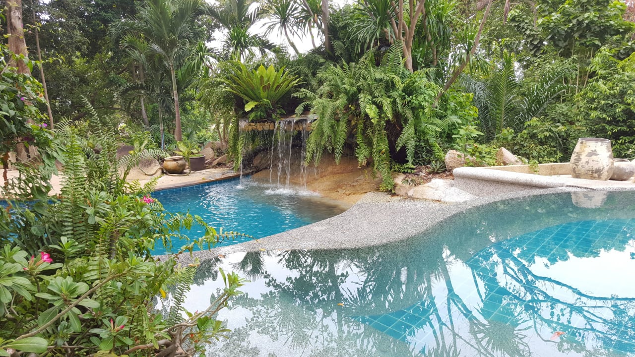 Oberer Pool The Fair House Beach Resort