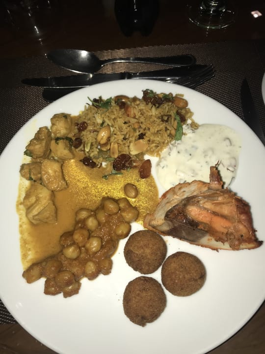 Gastro Embudu Village