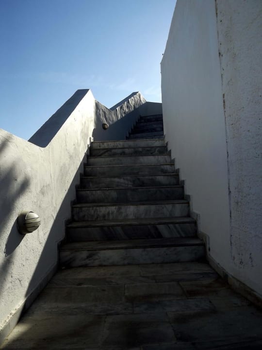 Treppe zur Straße 6xx Lagas Aegean Village