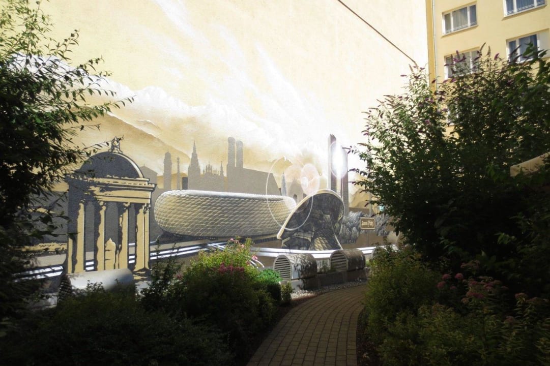 Wandmalerei an der Hauswand Hotel München City Center affiliated by Meliá