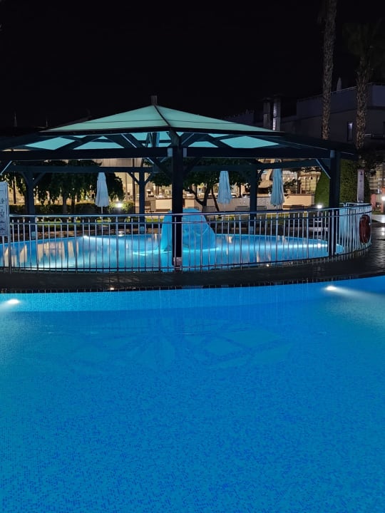 Pool Grand Seker Hotel