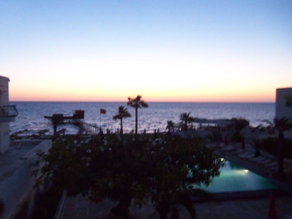 Blick aus Zimmer 2027 um 5:15 Alassio Hotel and Thalasso