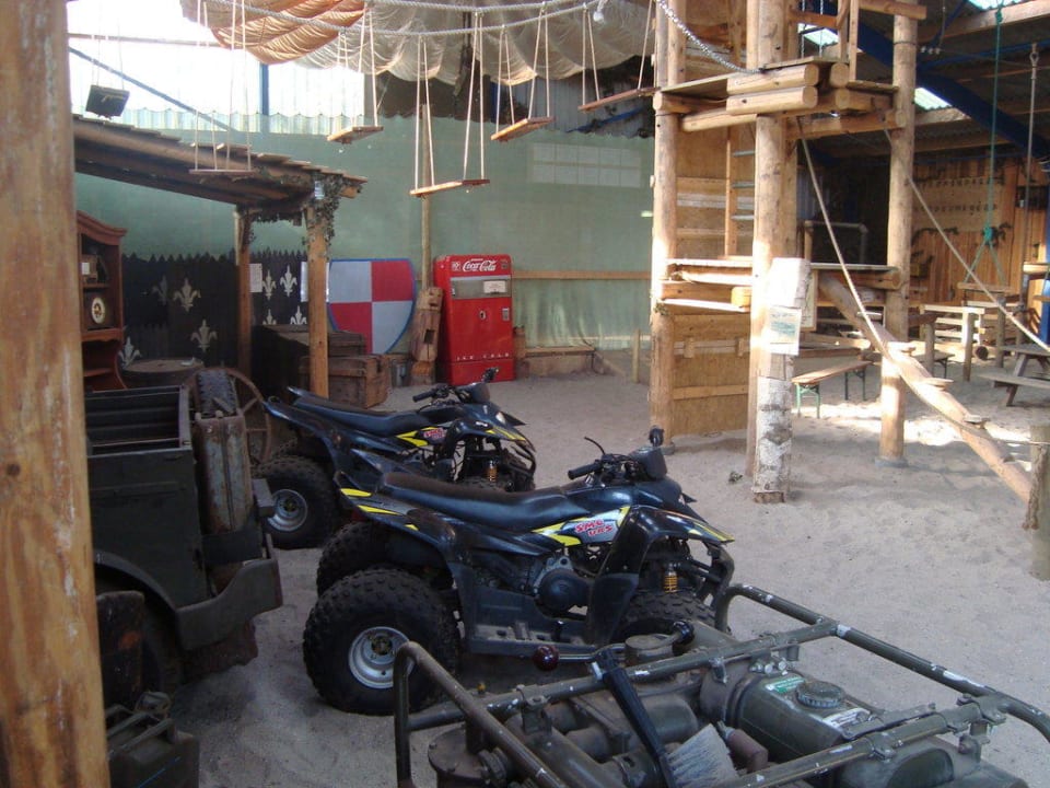 Auch Quad fahren ist möglich Roompot Hunzedal