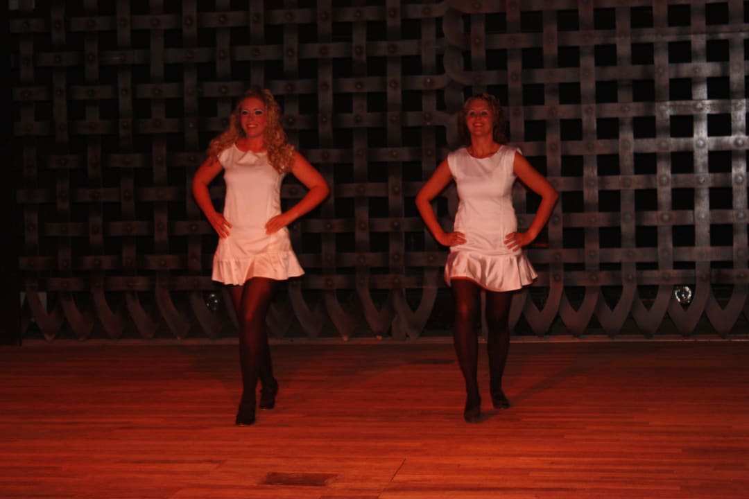 Das Ani-Team tanzt Lord of the Dance Golden Beach Resort