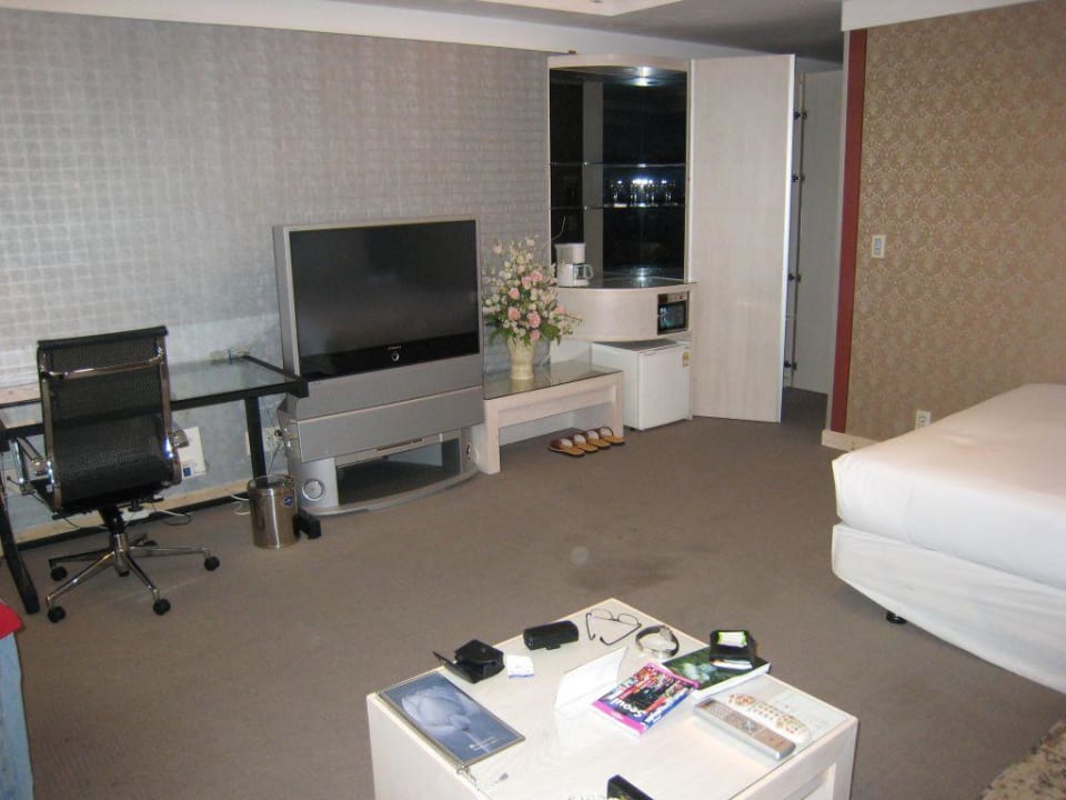 Zimmer Aufnahme 01 Cheonan Metro Tourist Hotel