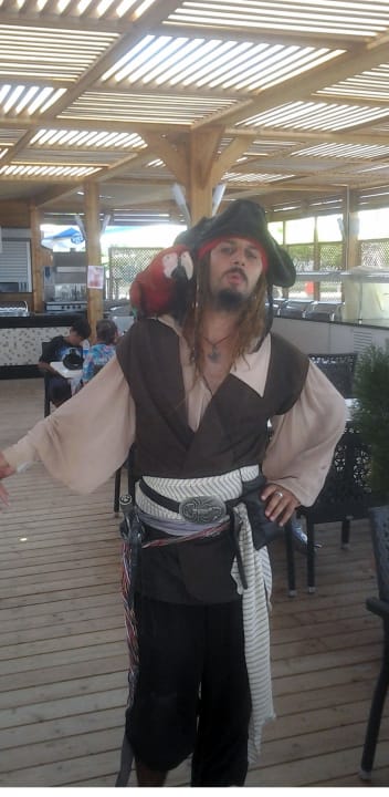 Pirates of the Caribbean mit Papagei Dream World Resort & Spa