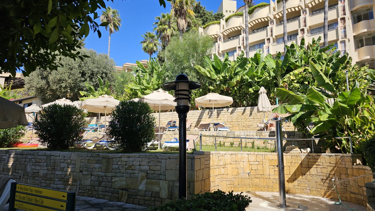 Außenansicht Melas Resort Hotel