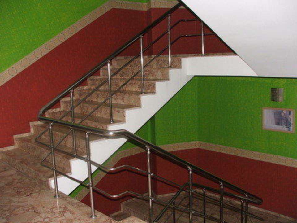 Korytarz i schody  Hotel Ares