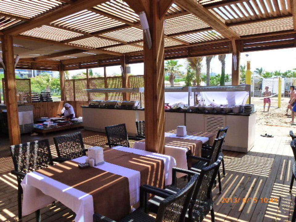 Strandbar Dream World Resort & Spa