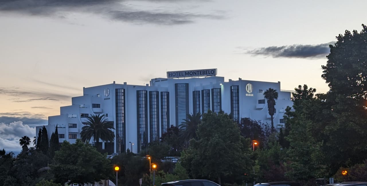 Außenansicht Hotel Montebelo