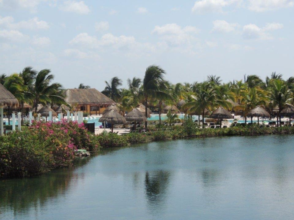 Lagune mit Booten befahrbar Grand Palladium Colonial Resort & Spa