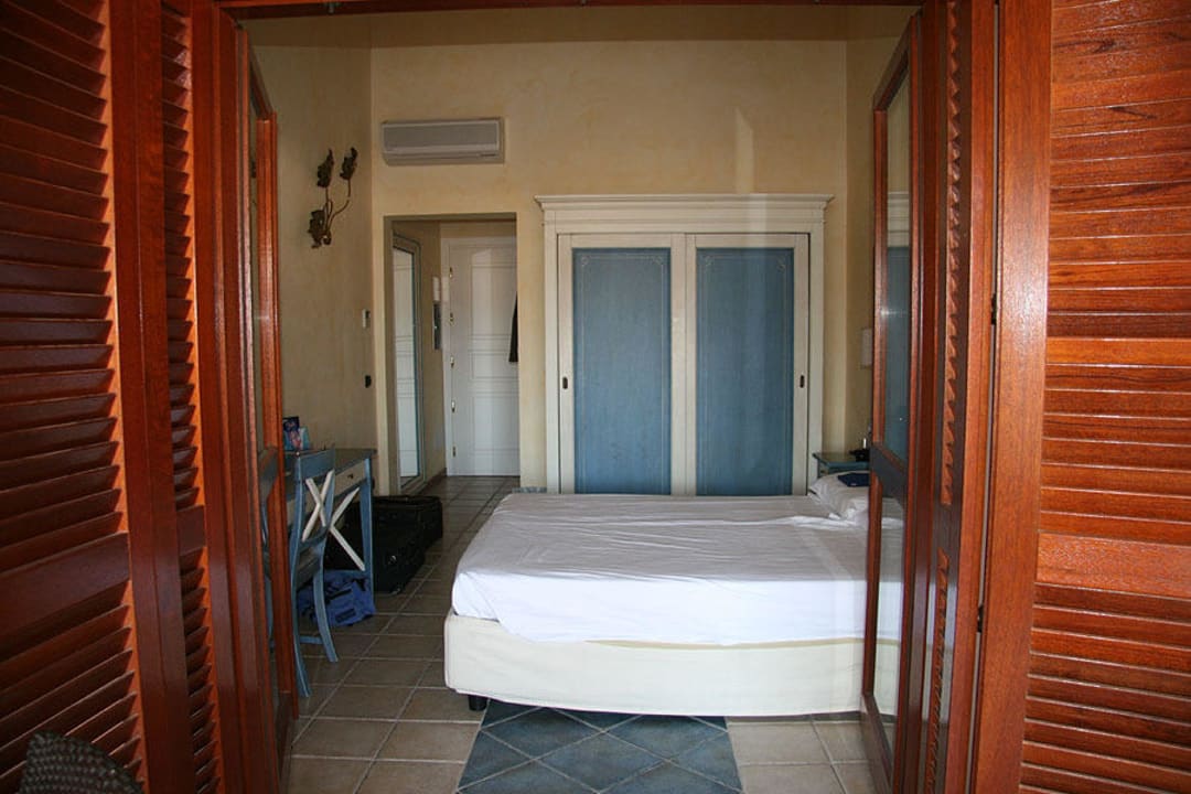 Blick vom Balkon ins Zimmer Hotel I Corbezzoli