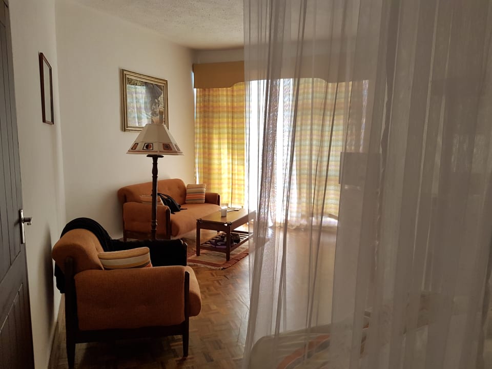 Zimmer Travellers Beach Hotel & Club