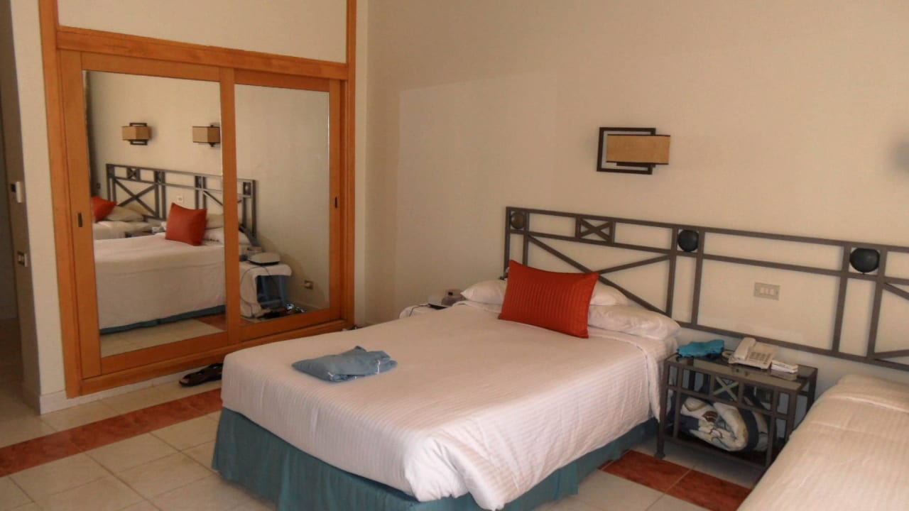 Schrank Club Paradisio El Gouna, Red Sea