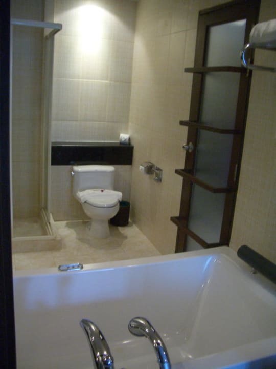 Badezimmer La Flora Khao Lak