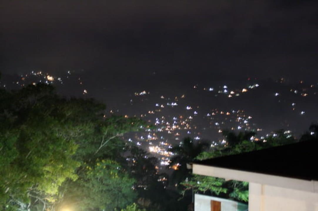 Bei Nacht Hotel Topaz