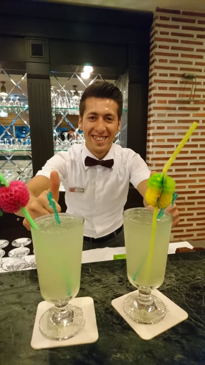Macht die besten Cocktails: Yasin Trendy Palm Beach (Adults Only, 16+)