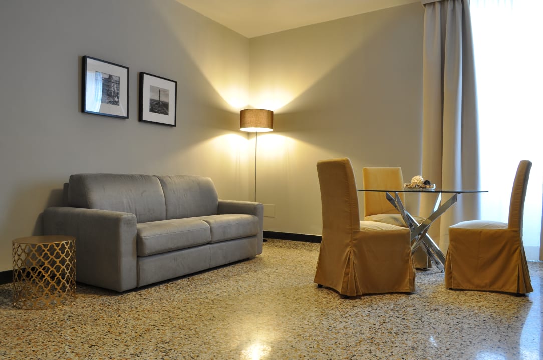 Zimmer HNN Luxury Suites