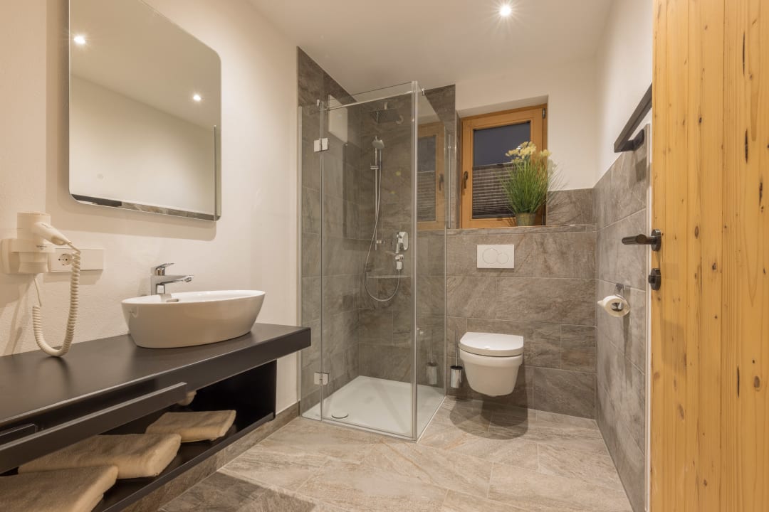 Zimmer Luxus Chalet Fasserhäusl im Zillertal - Sauna ,Hot Tub, Kamin & Alpenblick für bis zu 10 Personen