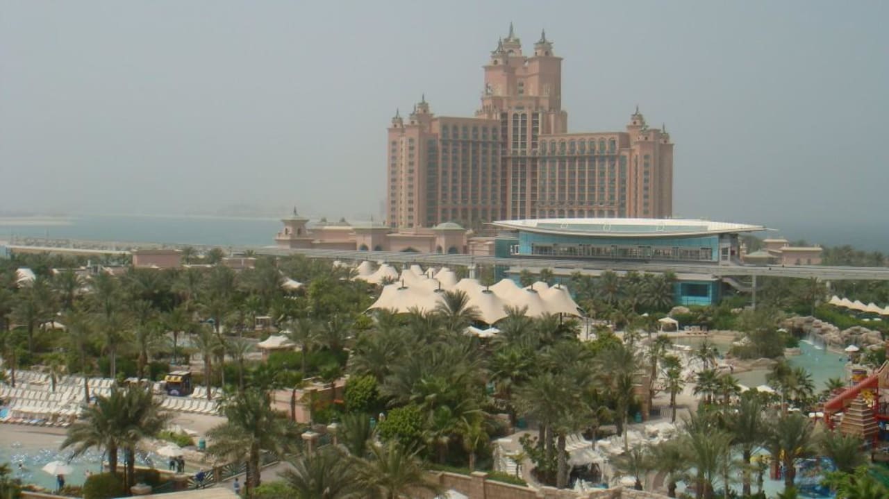 Blick vom Wasserpark auf das Hotel Atlantis, The Palm