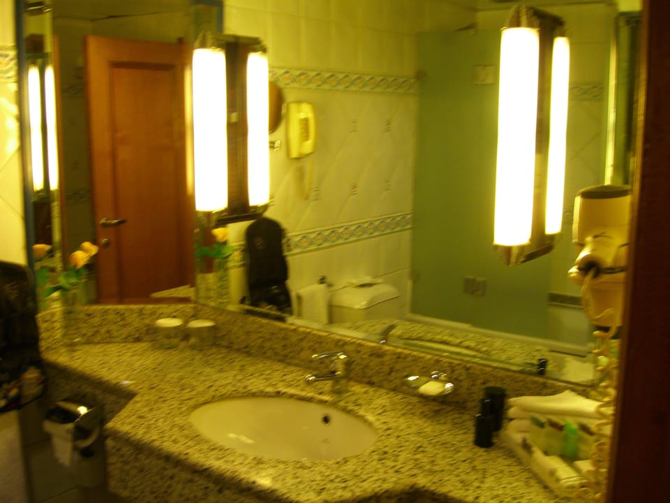 Bad Executive Zimmer 323 Concorde El Salam Hotel Cairo