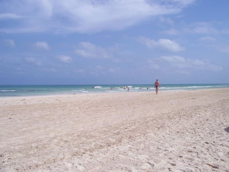 Feinster Sandstrand, soweit das Auge reicht! Calimera Yati Beach