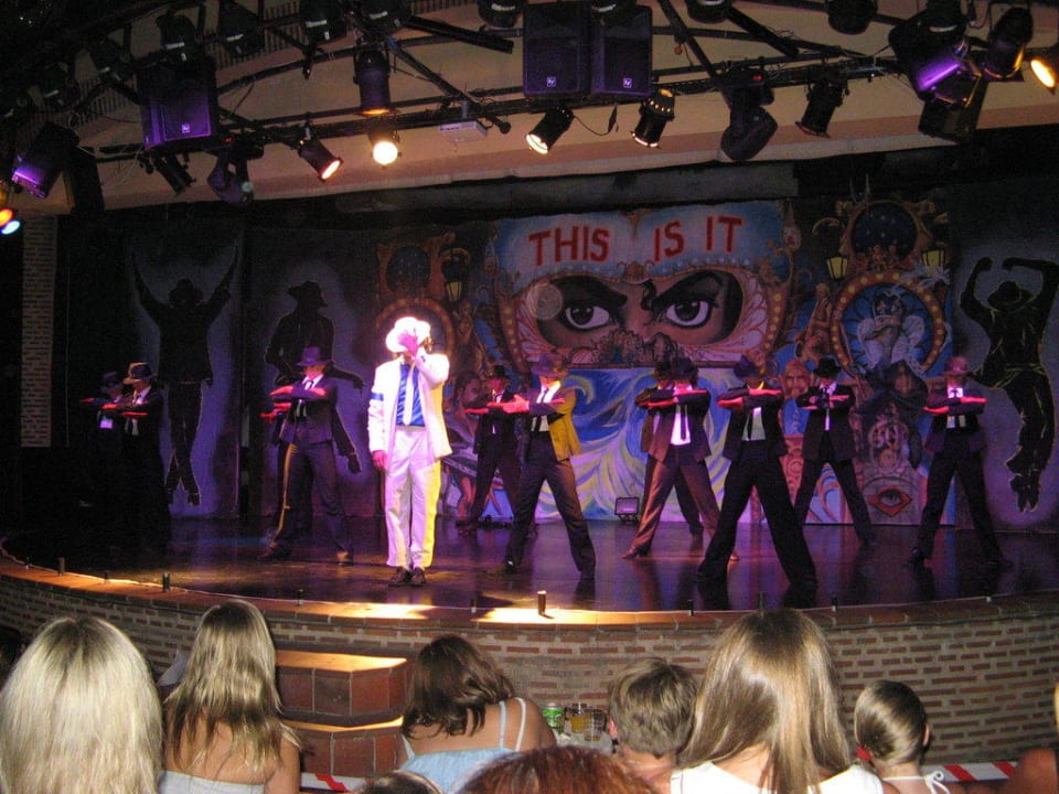 Шоу, посвященное М.Джексону Limak Limra Hotel & Resort